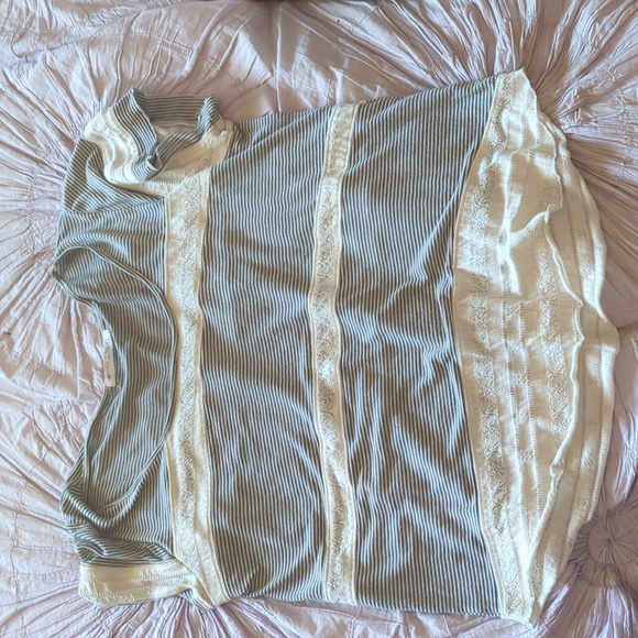 Medium Top - Picture 3 of 4